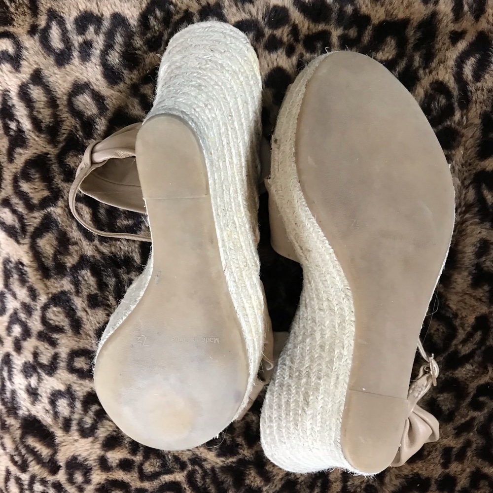 Talbots Beige Platform Wedges. - image 6